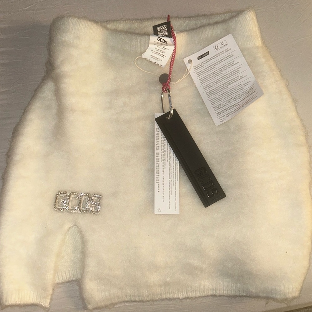 GCDS vanilla hairy skirt nwt size large